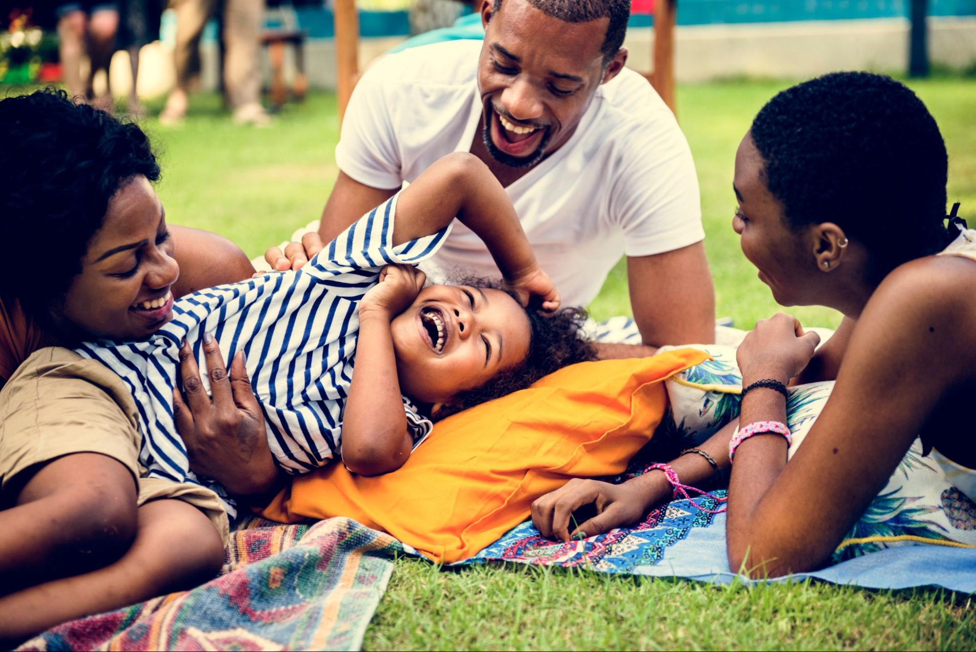 Family Enjoying a Picnic ©Rawpixel.com